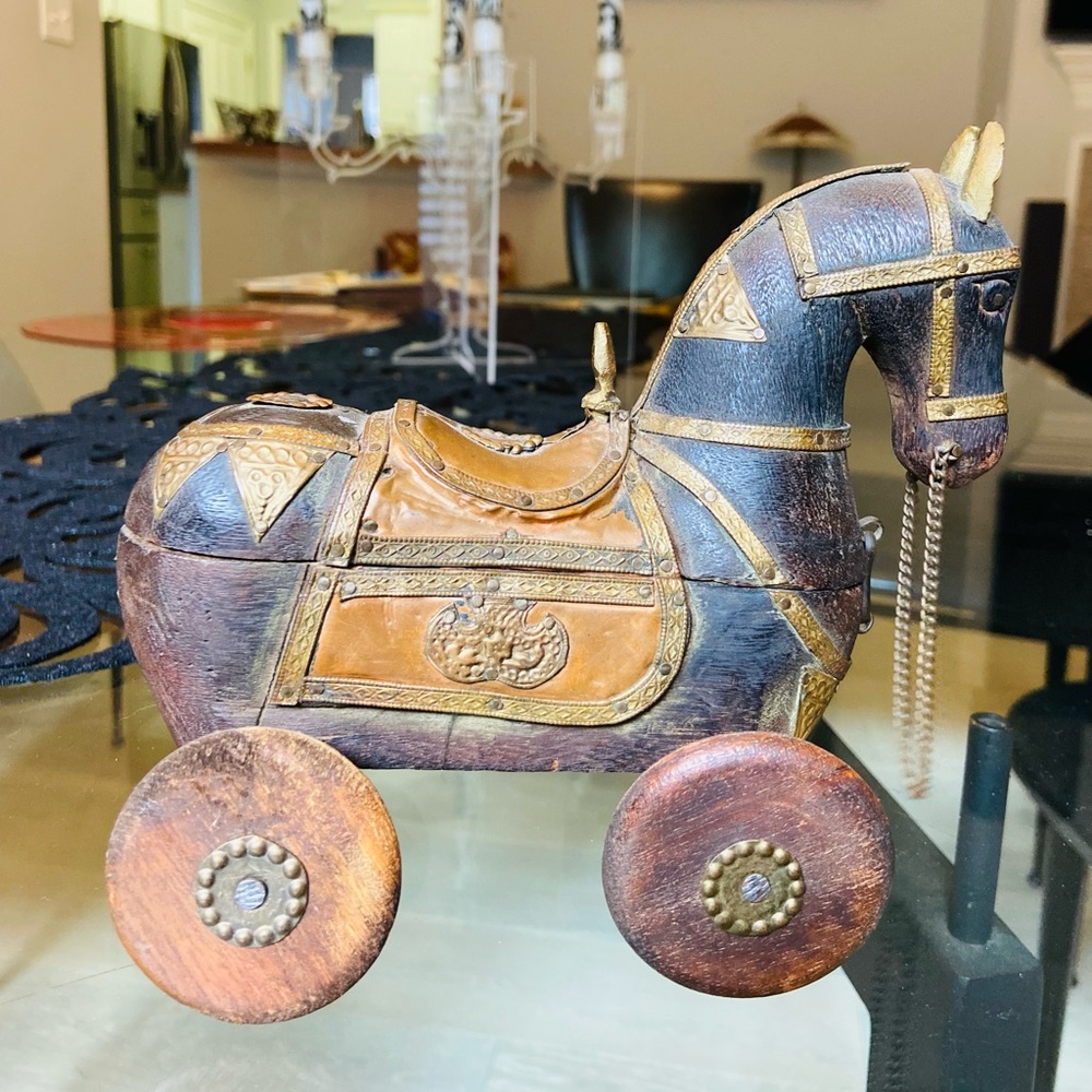 SALE! Antique Rajasthani wood carved Marwari war or wedding horse - Picture 2 of 13